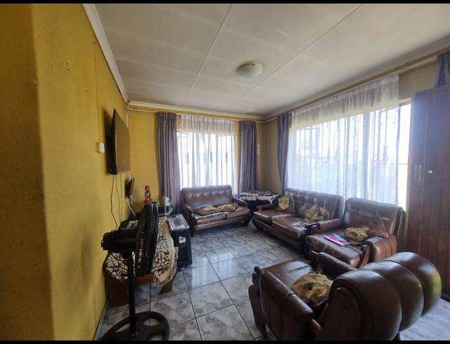 3 BEDROOM HOUSE FOR SALE IN NATURENA